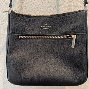 New Kate Spade Lelia Swingpack Crossbody Pebbled Leather Black Purse Bag